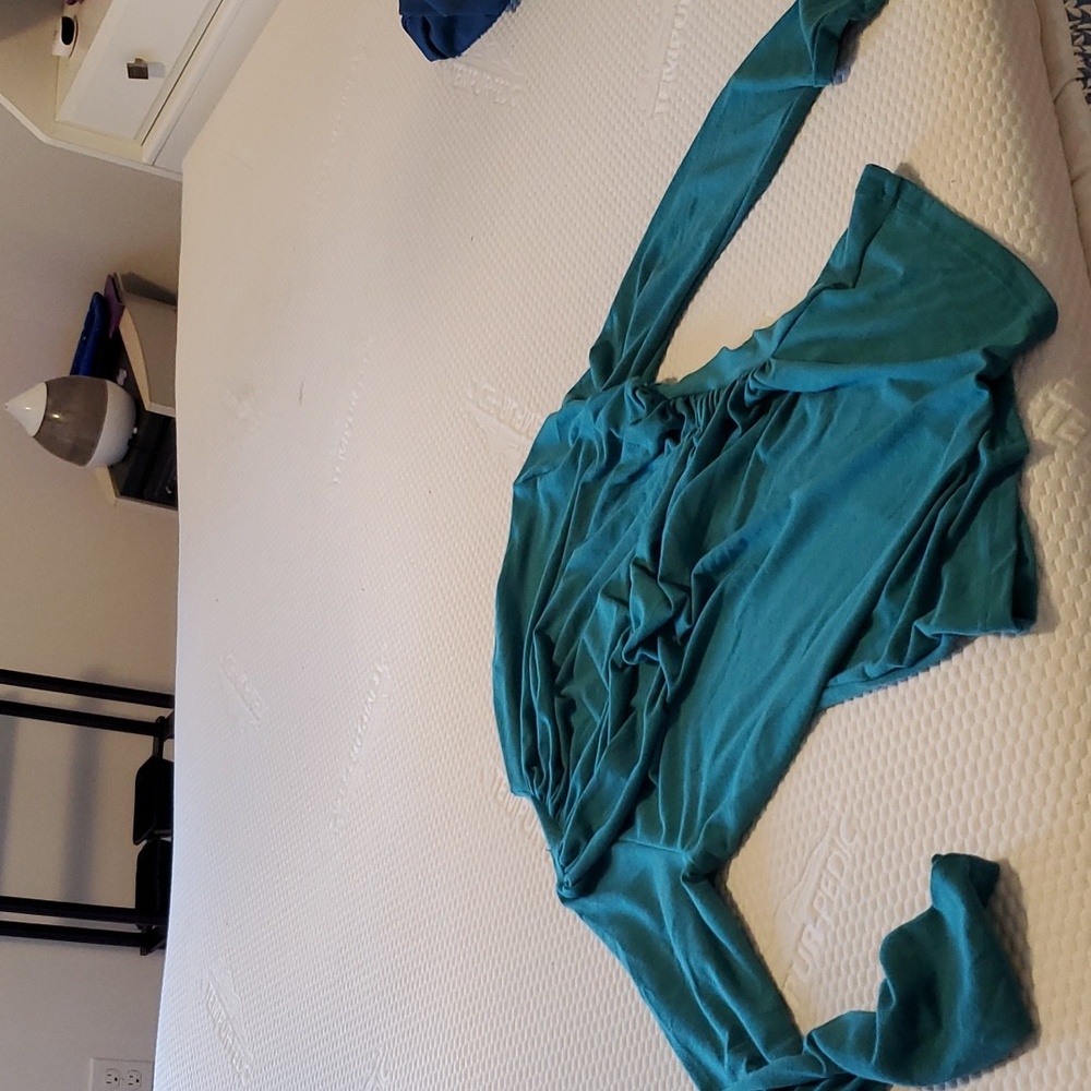 CURATED BY RUA'H KIBRIYA: Stretchy  Long-Sleeved Top NWOT